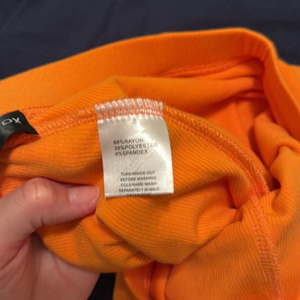 WHITE FOX Excellent Condition Navy/Orange T Shirt Set - Picture 15 of 15